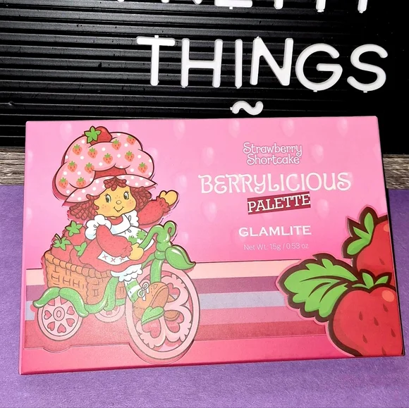 STRAWBERRY SHORTCAKE X GLAMLITE EYESHADOW PALETTE - Picture 7 of 7